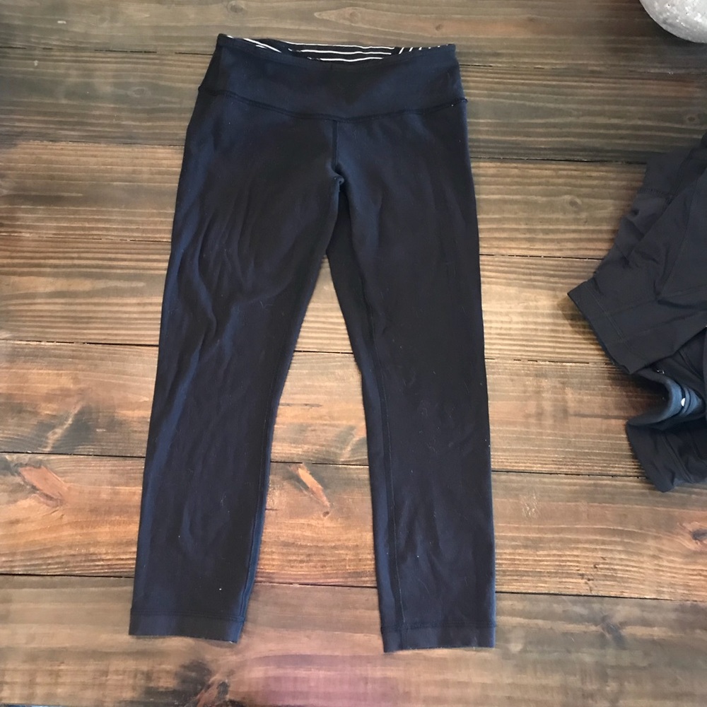 Lululemon Wunder Under Crops, Size 4